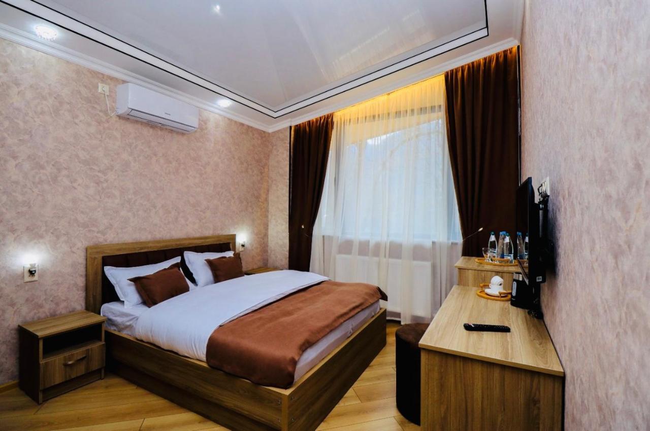 Hotel Evergreen Borjomi Εξωτερικό φωτογραφία