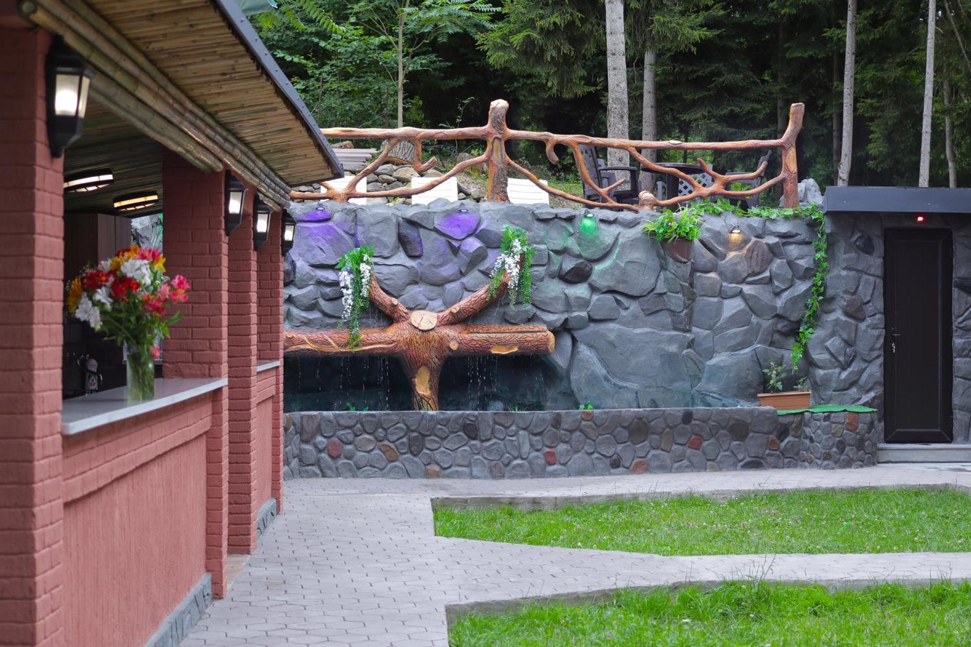 Hotel Evergreen Borjomi Εξωτερικό φωτογραφία